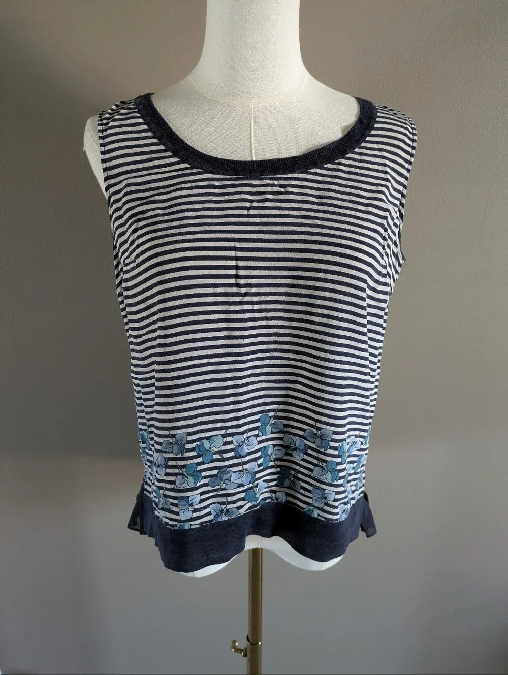 Tory Burch Sleeveless Blue & White Striped Floral 100% Silk High Low Top